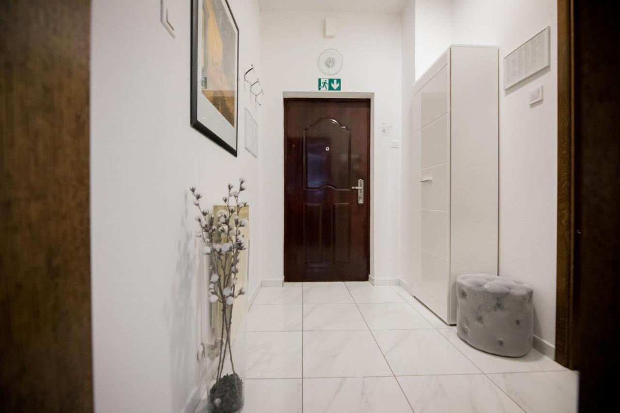 The Bridge - Private Parking Apartment Osijek Exterior photo