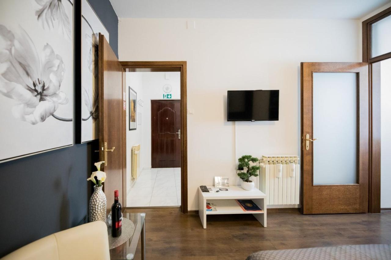 The Bridge - Private Parking Apartment Osijek Exterior photo