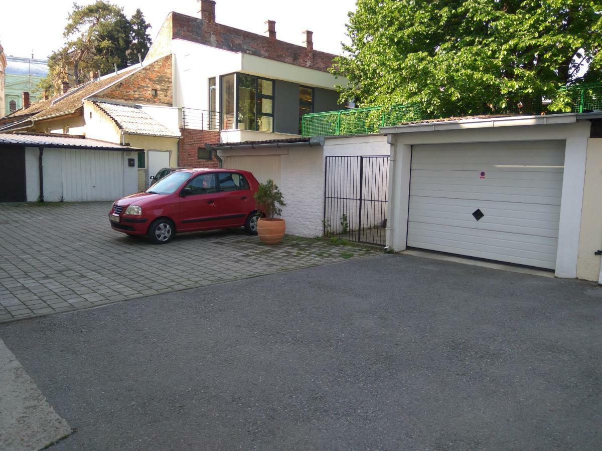 The Bridge - Private Parking Apartment Osijek Exterior photo